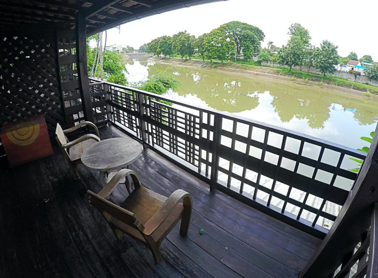 The Riverside Guest House Lampang Zewnętrze zdjęcie