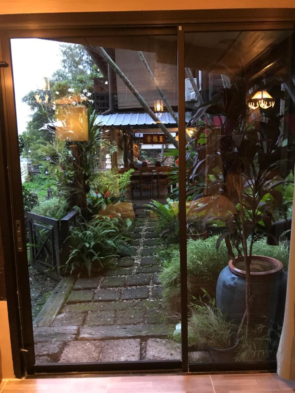 The Riverside Guest House Lampang Zewnętrze zdjęcie